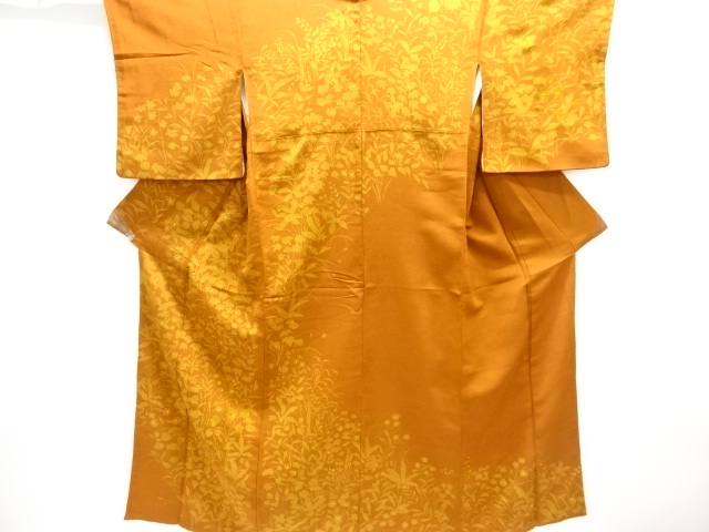 縮緬地　草花模様刺繍訪問着